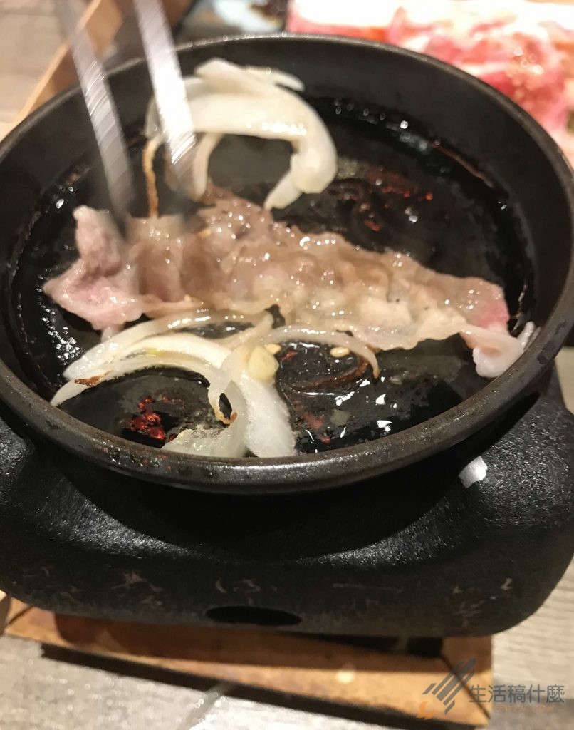 高雄前鎮|草衙道美食:虎次日式炸牛排專門店|燒肉定食、丼飯、咖喱飯餐廳